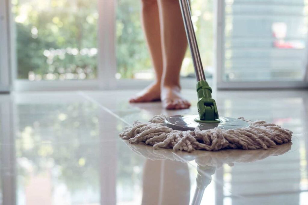 Pavimenti puliti con prodotti naturali