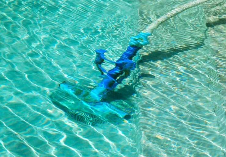 Pulizia della piscina