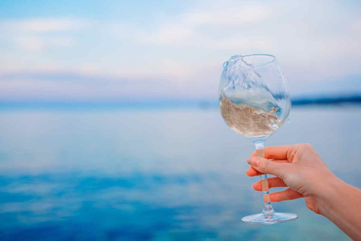 Acqua e vino a rischio, trovate sostanze pericolosissime per la salute, tutti i dettagli