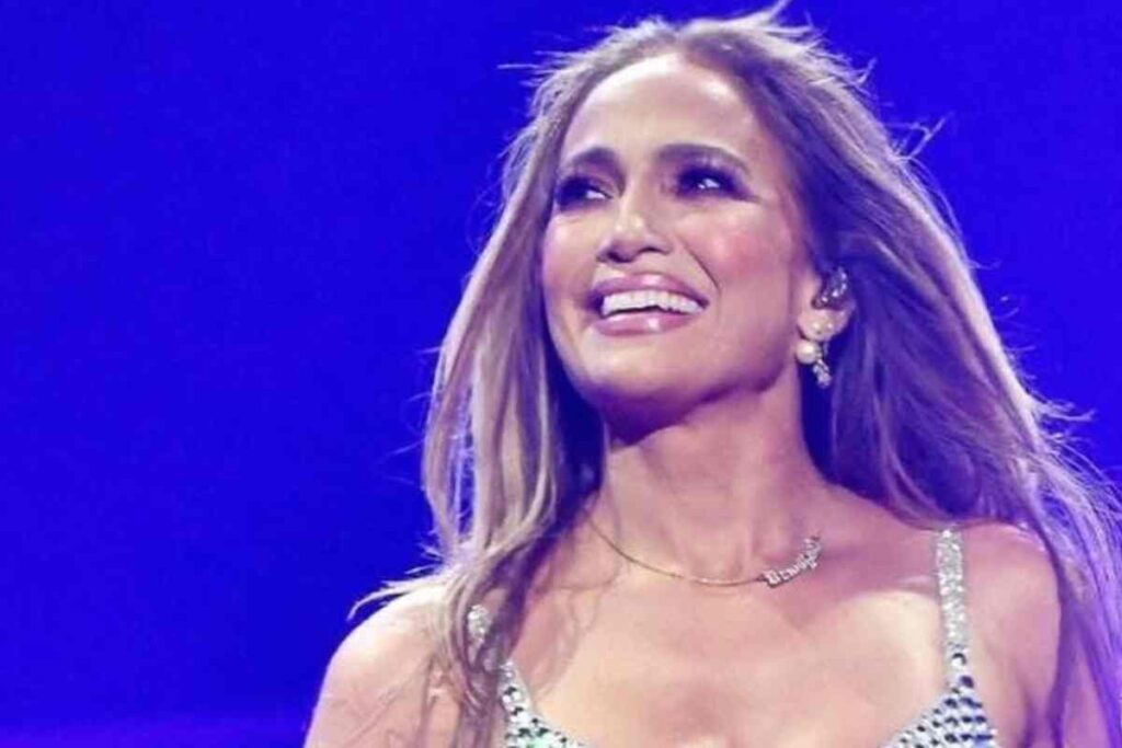 Altro che 56 anni! La dieta per avere un fisico come quello di Jennifer Lopez, tutti i dettagli