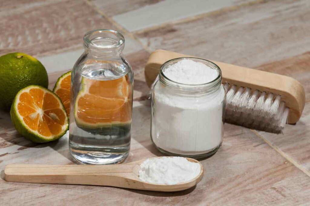 La miscela segreta di casa: bicarbonato, aceto e limone