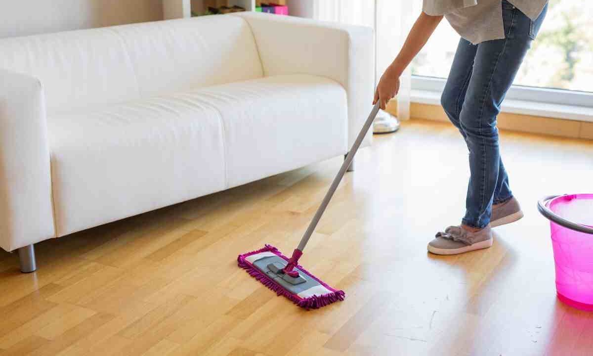 pavimenti splendenti in 5 minuti con il trucco della nonna