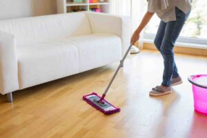 pavimenti splendenti in 5 minuti con il trucco della nonna