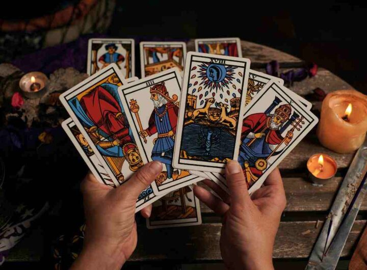 tarocchi : per questi 4 segni tanta fortuna e amore ad agosto