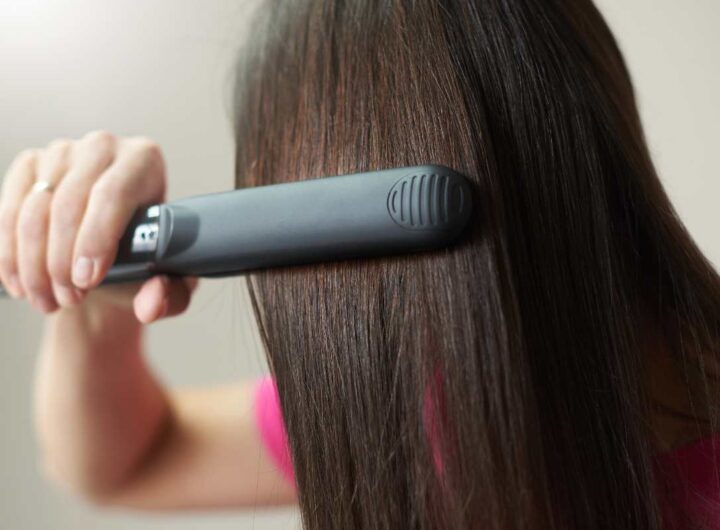 Capelli lisci ma a caro prezzo, l’allarme degli esperti